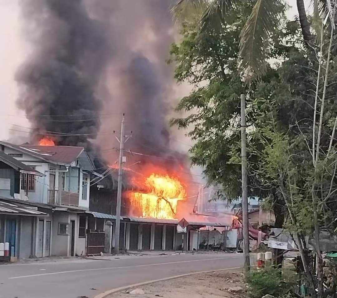 Military Council Attacks Hundreds of Buildings in Momauk and Mansi - Vimarsana News